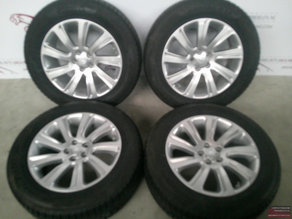 18″ Land Rover Discovery sport velgen set met winterbanden, Enlèvement ou Envoi, Utilisé, Véhicule tout-terrain, Jante(s)