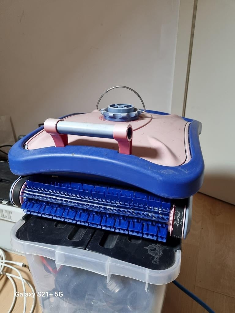 Zwembad robot., Ophalen, Zo goed als nieuw
