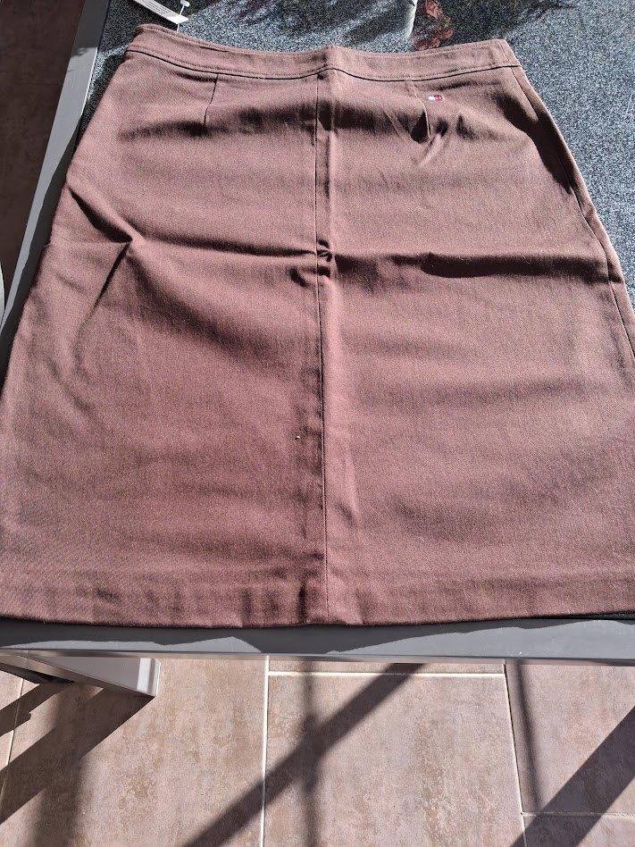 Jupe Tommy Hilfiger pour femme.Nouveau.L'étiquette attachée., Neuf, Enlèvement ou Envoi, Brun, Longueur genou