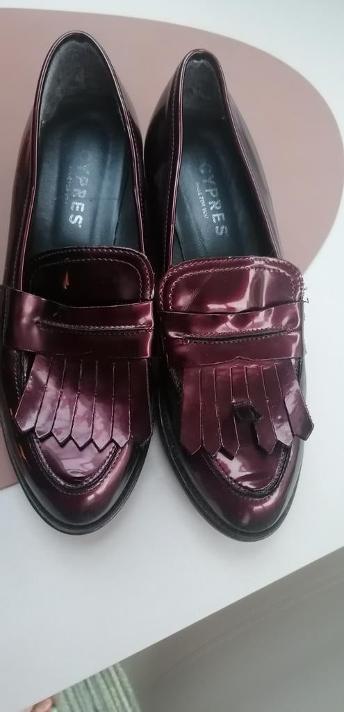 Mocassins cyprès vernis, Ophalen