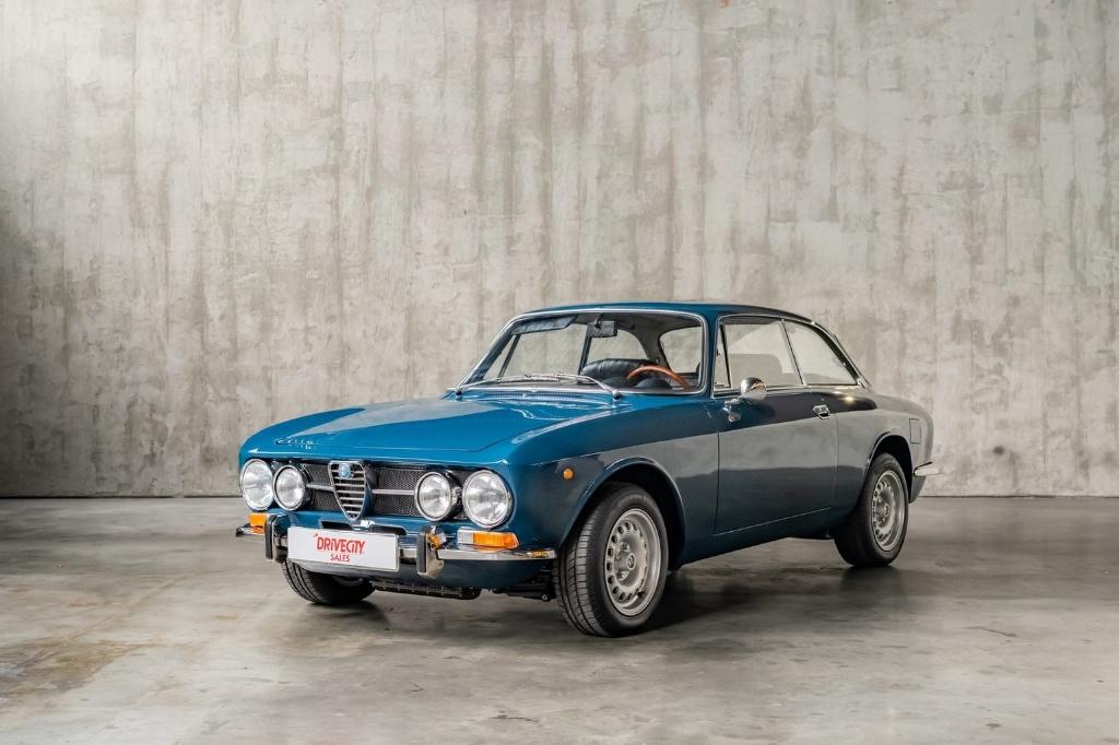 Alfa Romeo GT 1750 Veloce 1970 — Tweede serie — Bluette, Auto's, 4 zetels, Achterwielaandrijving, Zwart, 4 cilinders