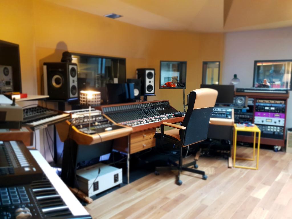 Console Chilton QM3 (baby Neve), Enlèvement, Utilisé, 20 canaux ou plus, Entrée micro