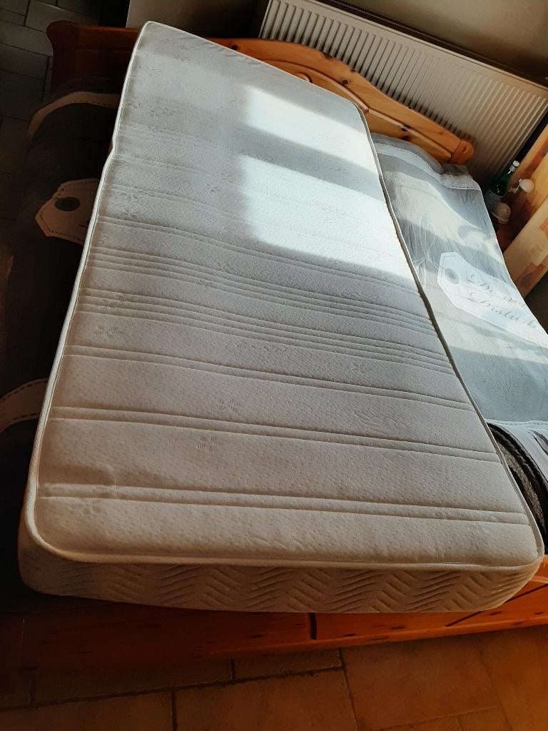 Matelas décent avec ressorts ensachés, Maison & Meubles, Chambre à coucher | Matelas & Sommiers, 90 cm, Matelas, Enlèvement, 200 cm