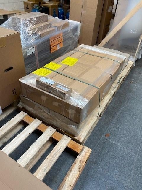Vasco Tulipa horizontale radiator TH2 1260 x 600 9016, Ophalen, 30 tot 80 cm, Radiator, Nieuw