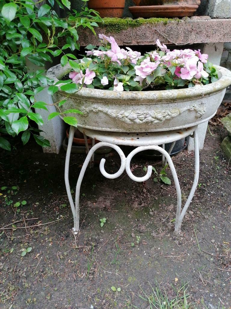 Brocant smeedijzeren bijzettafeltje of krukje, Tuin en Terras, Ophalen of Verzenden