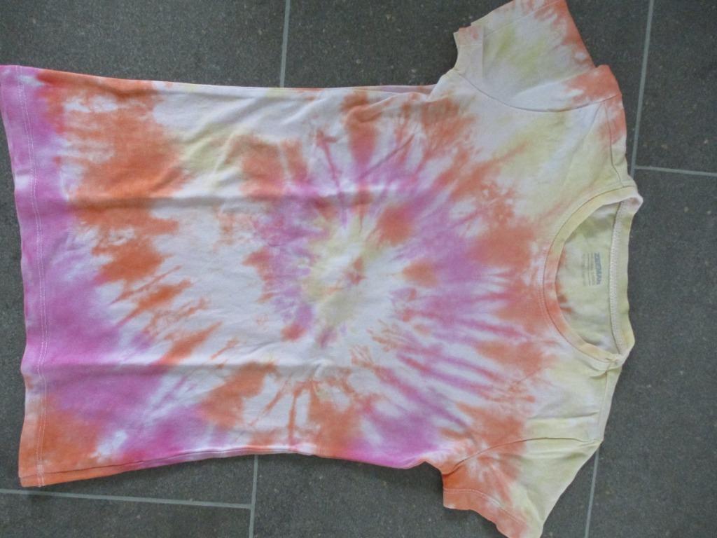 2 t-shirts, tie dye, taille 146, Envoi, Utilisé, Fille, Chemise ou À manches longues