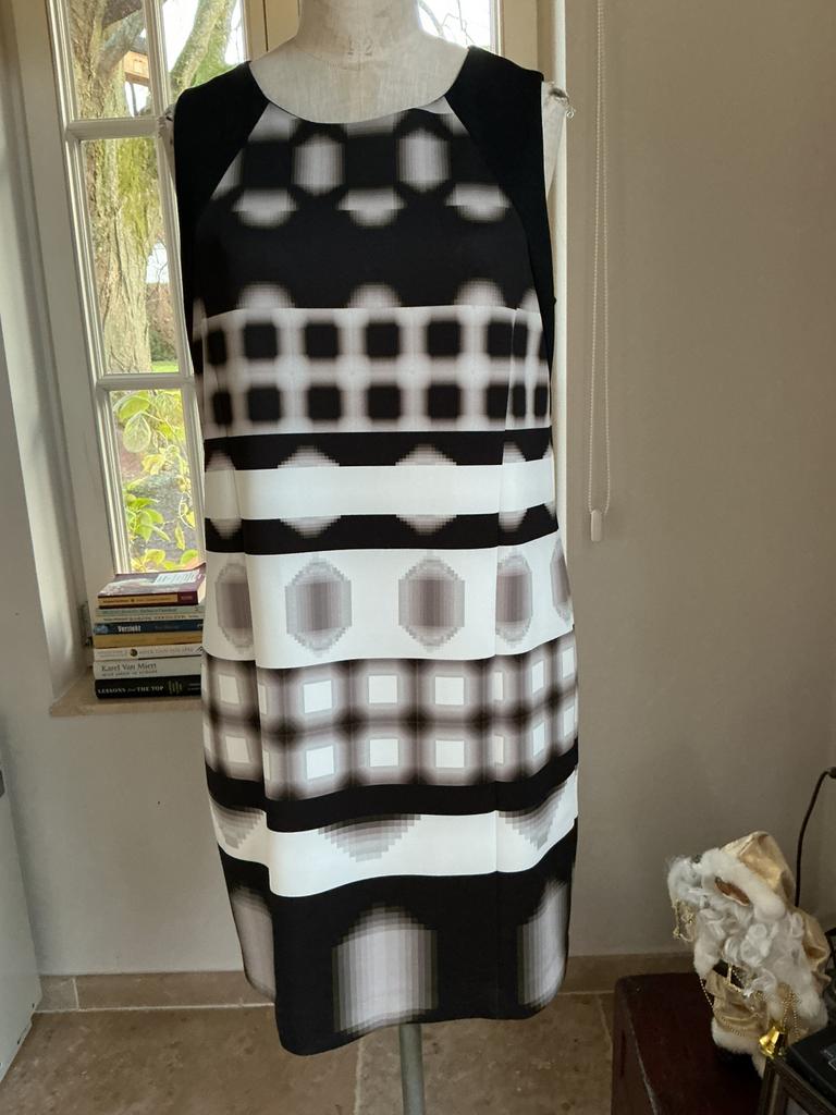 Jurk van Giovane, maat 42, Kleding | Dames, Jurken, Ophalen of Verzenden, Zo goed als nieuw, Maat 42/44 (L), Zwart