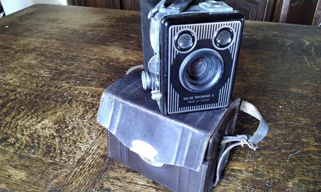 ANCIEN APPAREIL PHOTO BROWNIE BY KODAK, Enlèvement ou Envoi, Appareils photo