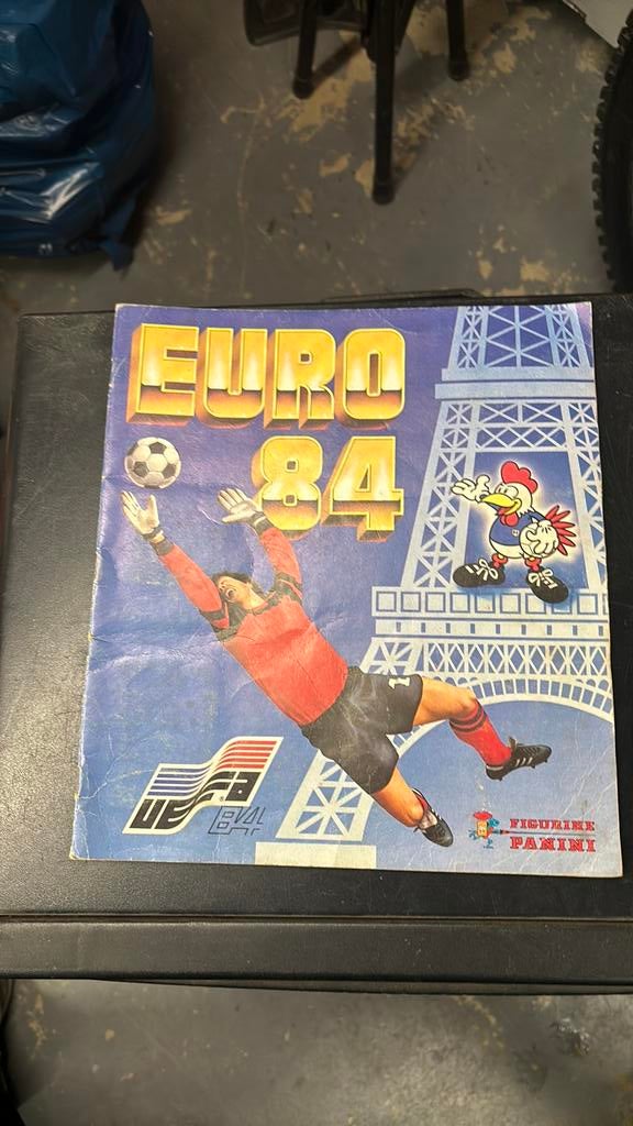 Album panini euro 84 complet, Collections, Articles de Sport & Football, Enlèvement, Comme neuf