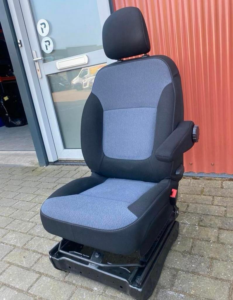 Stoel zetel rechts Renault Trafic Opel Vivaro Talento NV30, Auto-onderdelen, Interieur en Bekleding, Opel, Renault, Ophalen of Verzenden