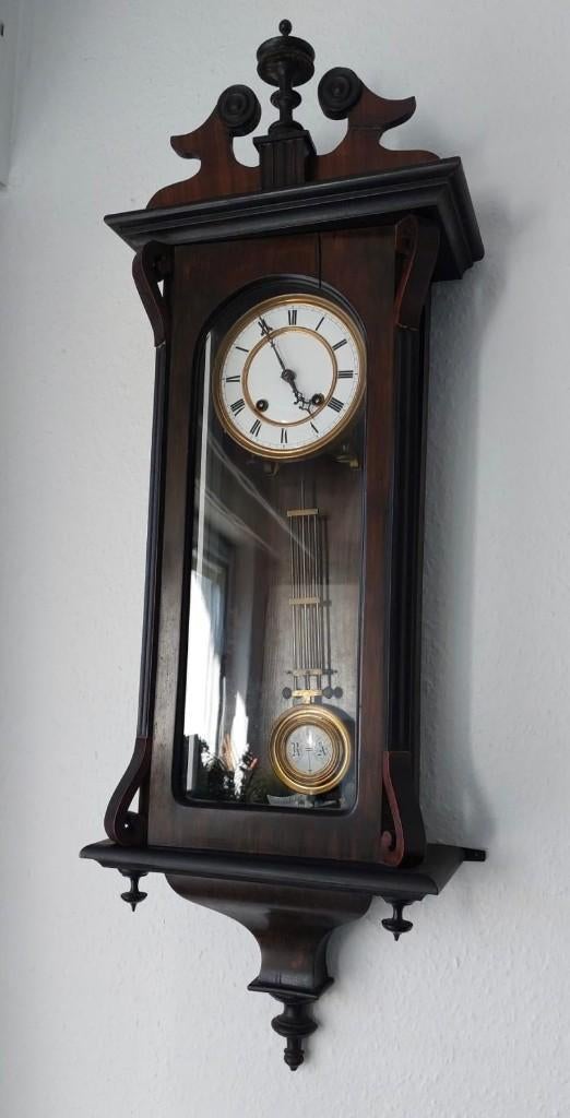 Wandklok met slinger, Enlèvement
