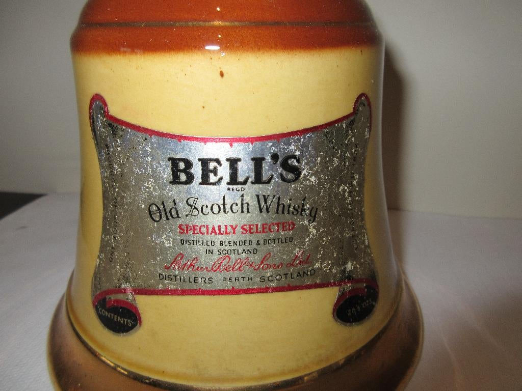 Bouteille vide en céramique BELL'S Old Scotch Whisky, Collections, Enlèvement