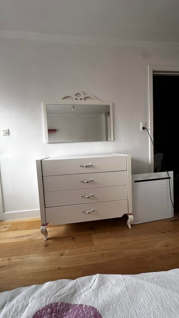 Chambre a coucher jeune fille, Enlèvement, Utilisé