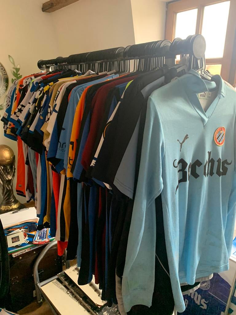 Gezocht om te kopen oude matchworn shirts, Enlèvement