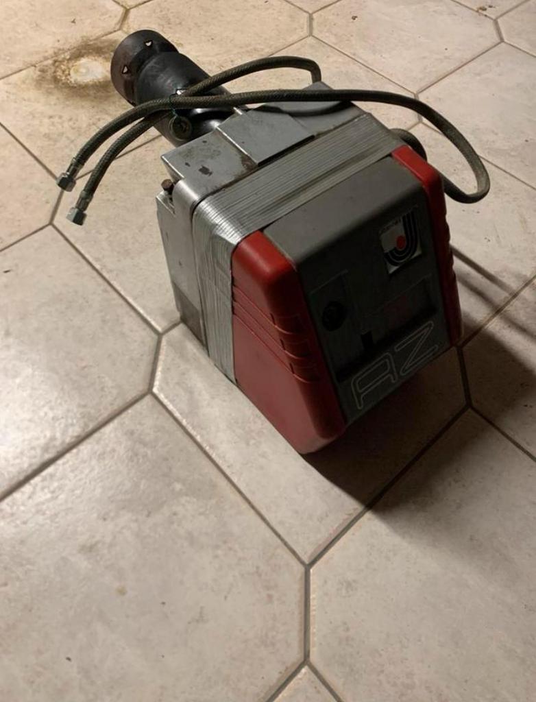 AZ mazoutbrander, Doe-het-zelf en Bouw, Ophalen, Zo goed als nieuw