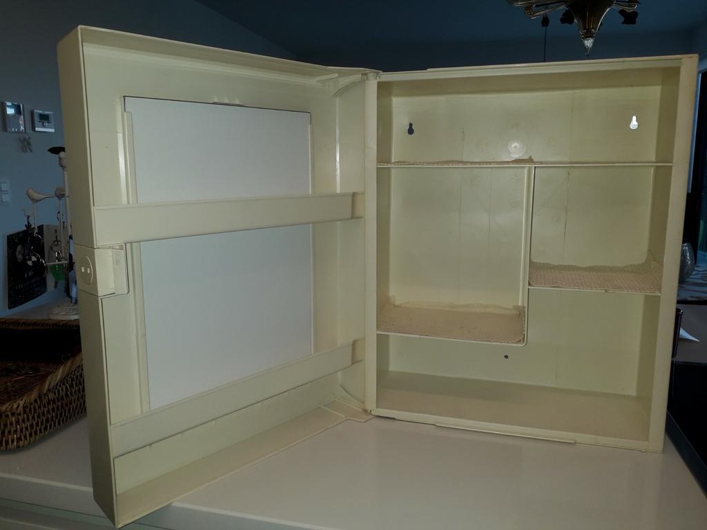 Meuble de toilette en bon état, Enlèvement, Comme neuf