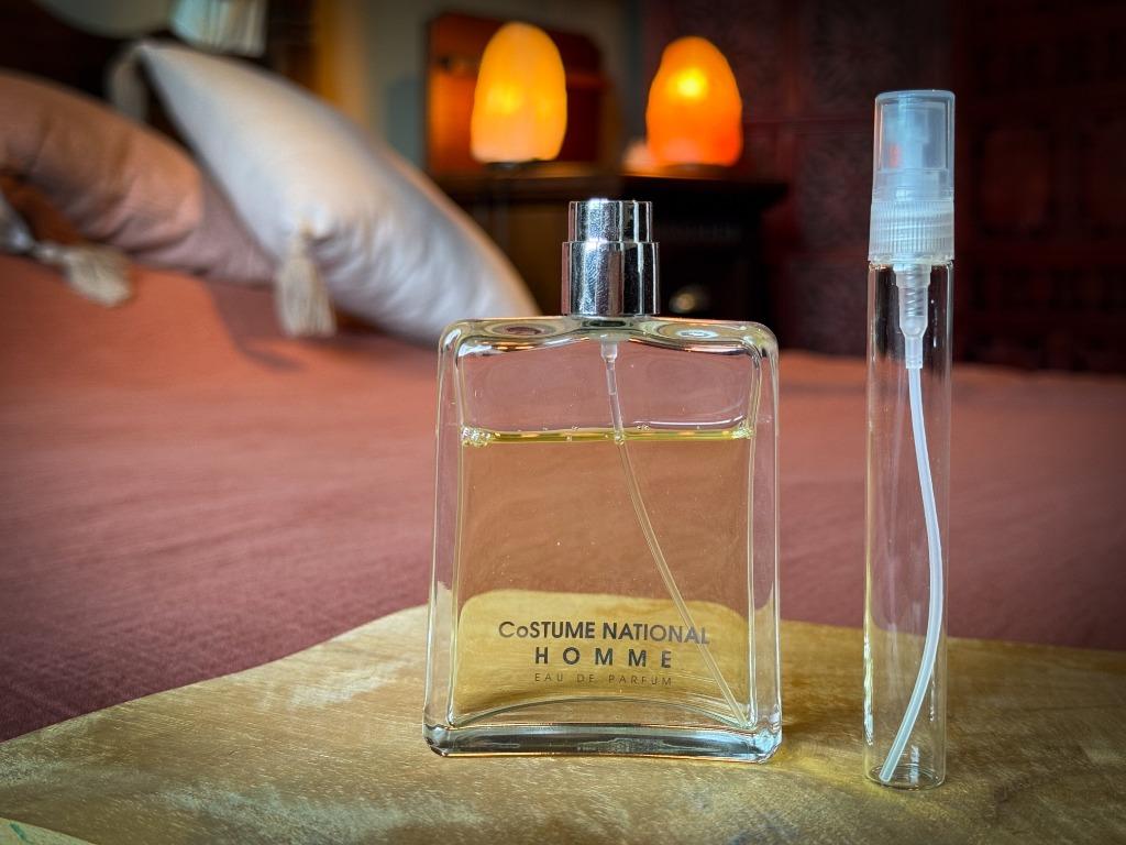 Costume National - Homme edp sample/decant, Bijoux, Sacs & Beauté, Beauté | Parfums, Comme neuf, Enlèvement ou Envoi