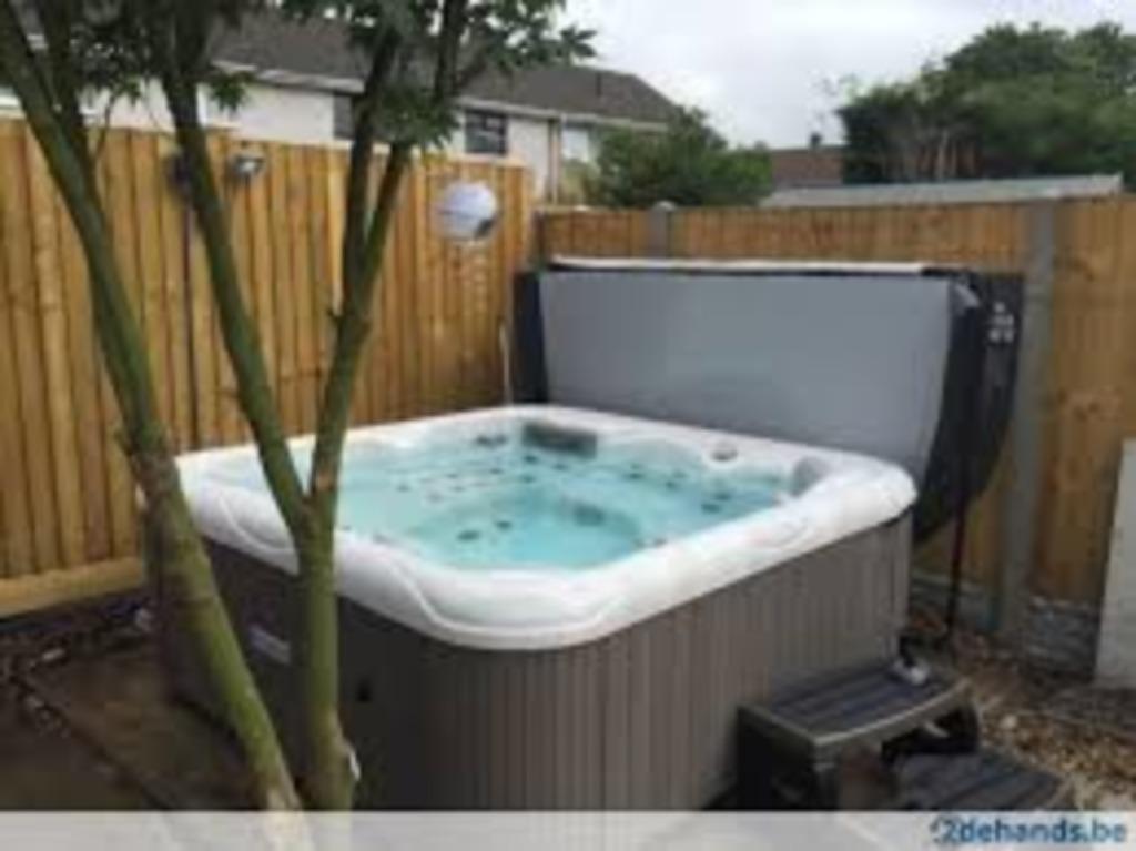 Neuf jacuzzi 5 places pour 3899€promo, Tuin en Terras, Zwembad-toebehoren, Nieuw, Ophalen of Verzenden