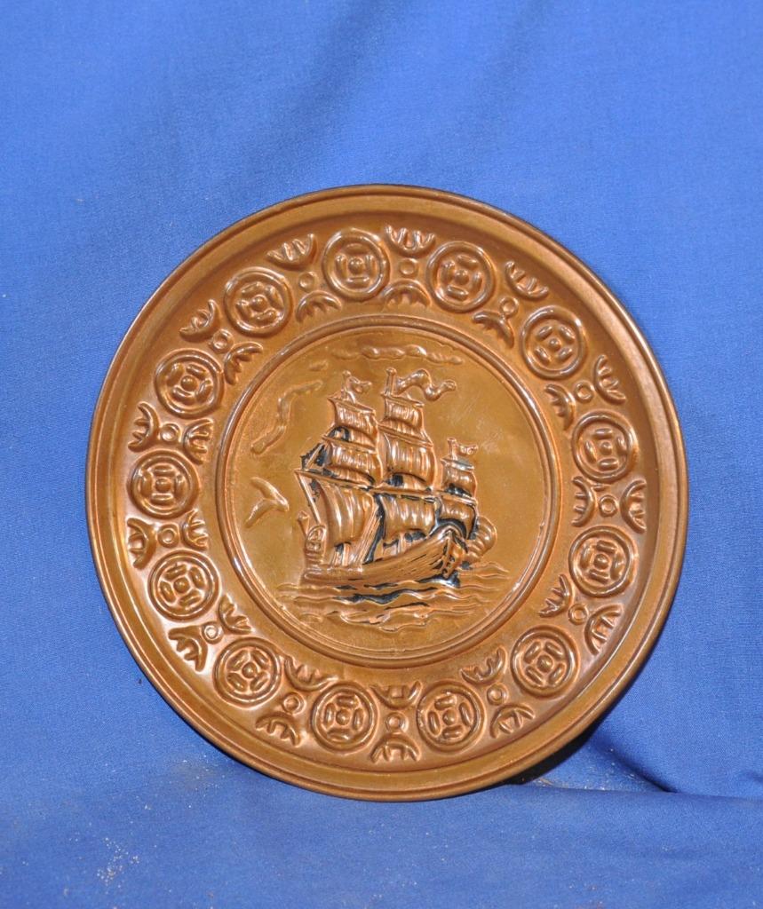 petite assiette murale en cuivre decor bateau, Enlèvement ou Envoi