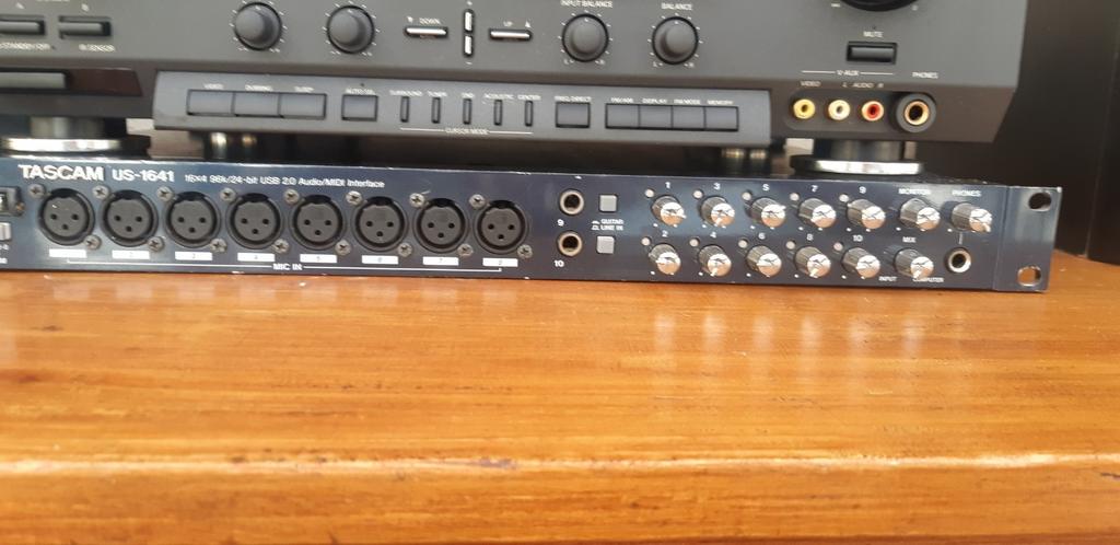 INTERFACE MIDI TASCAM US 1641, Musique & Instruments, Enlèvement, Comme neuf