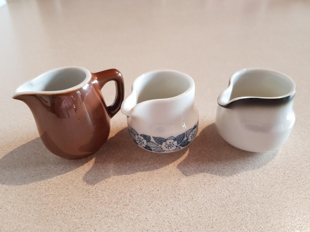 Melkkannetjes; samen €3, Huis en Inrichting, Keuken | Servies, Overige typen, Ophalen of Verzenden, Zo goed als nieuw, Overige stijlen