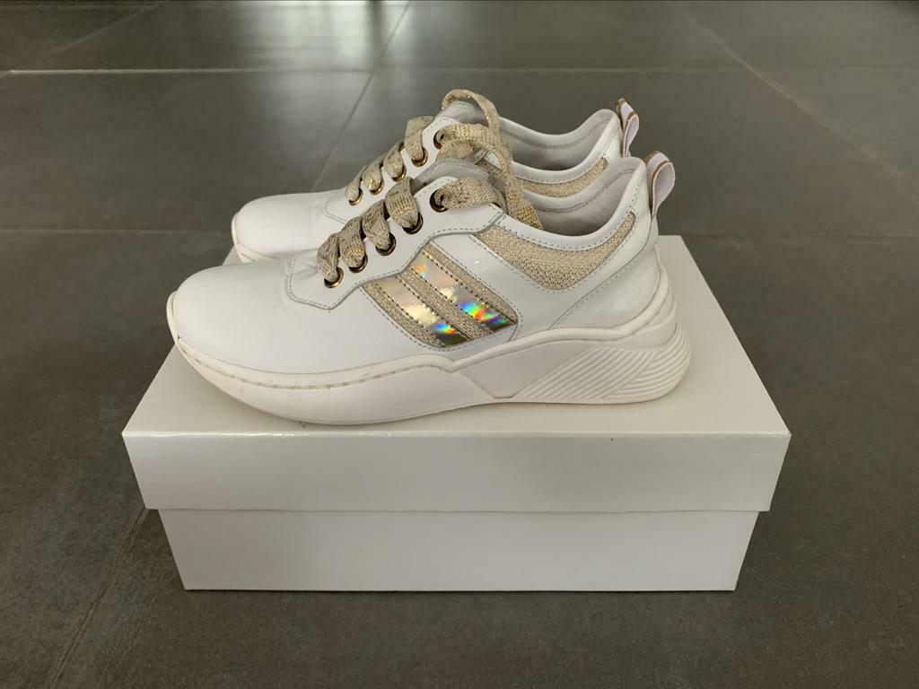 Witte RTB communieschoenen met goud maat 29, Kinderen en Baby's, Kinderkleding | Schoenen en Sokken, Meisje, Schoenen, Ophalen of Verzenden