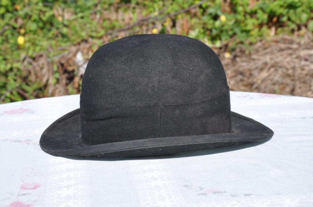 §  chapeau melon (1), Enlèvement ou Envoi, Hommes, Baltus