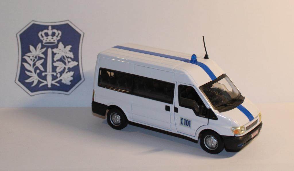 POLICE FORD TRANSIT (LOGO 101) 1/43, Envoi, Gendarmerie, Miniature ou Figurine
