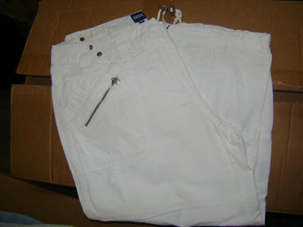 Pantalon capri blanc Cecil, Neuf, Trois-quarts, Taille 38/40 (M), Enlèvement ou Envoi