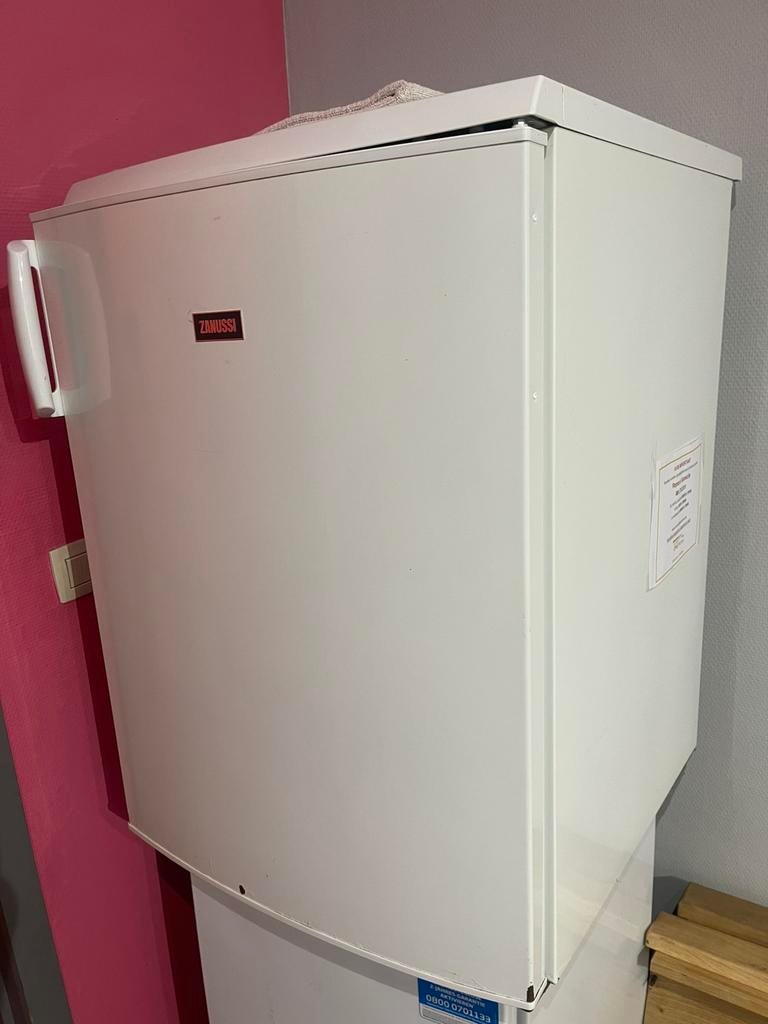 ️ Réfrigérateur /frigo ZANUSSI – Modèle TT160CMX – casi neuf, Enlèvement, Comme neuf, Sans bac à congélation