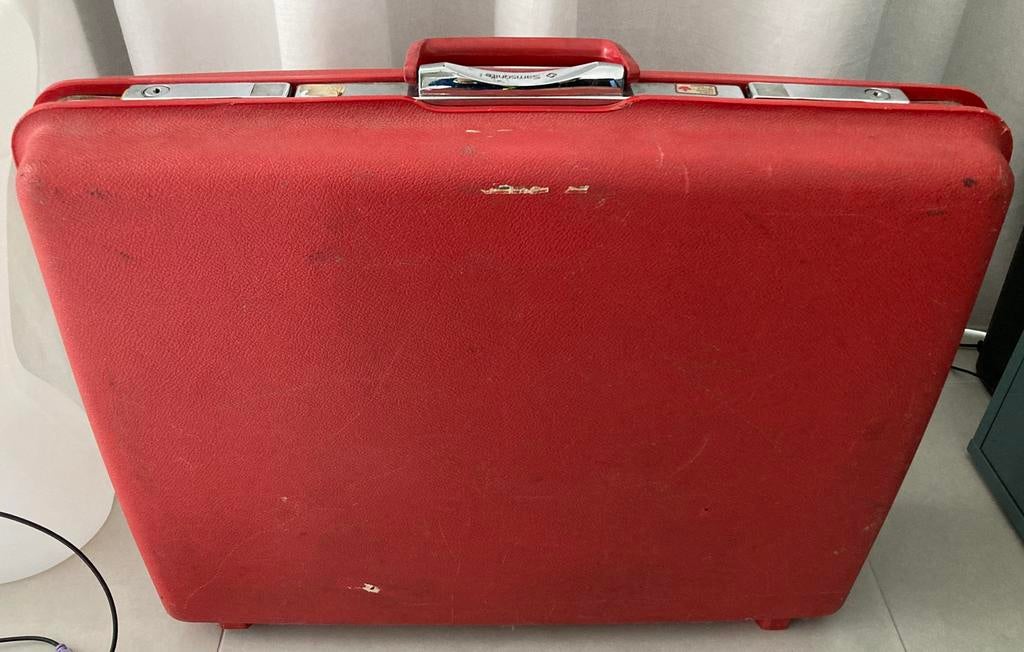 Valise vintage rouge, Plastique dur, Moins de 35 cm, Enlèvement, Utilisé