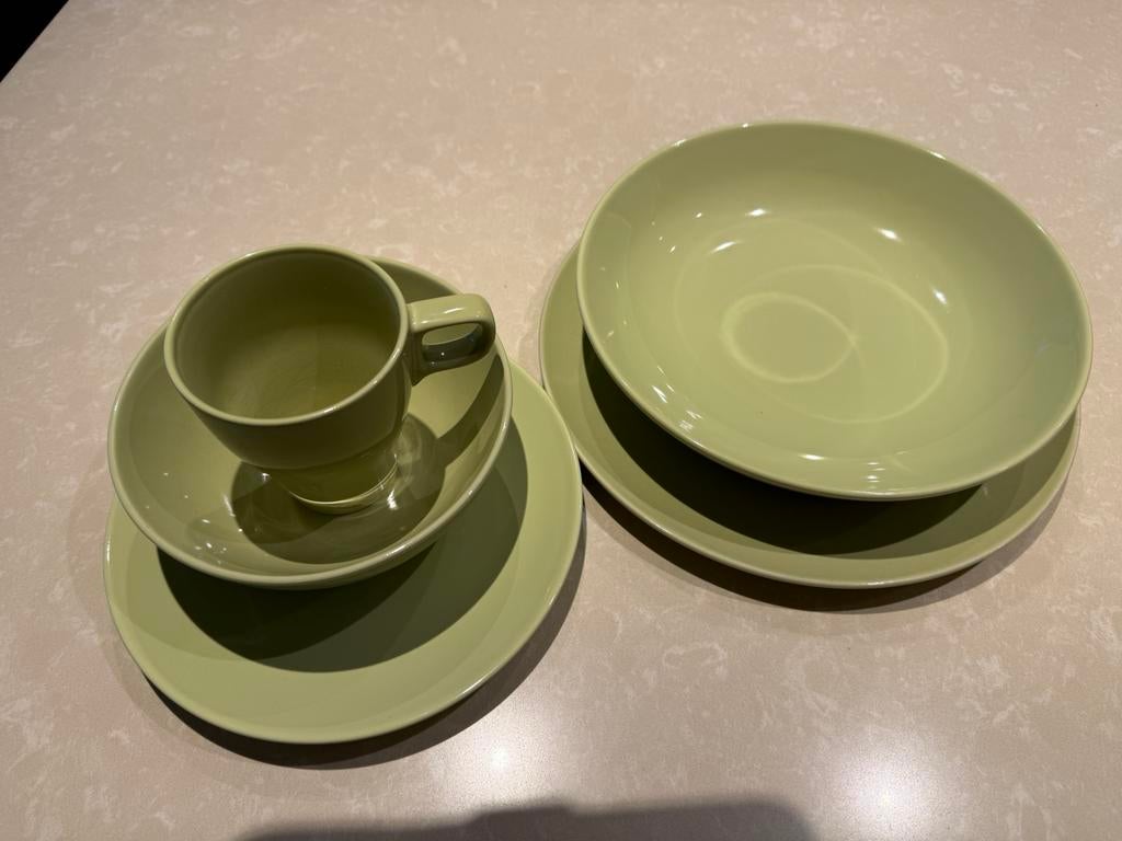 Eet- en koffieservies, Ophalen, Zo goed als nieuw, Effen, Aardewerk
