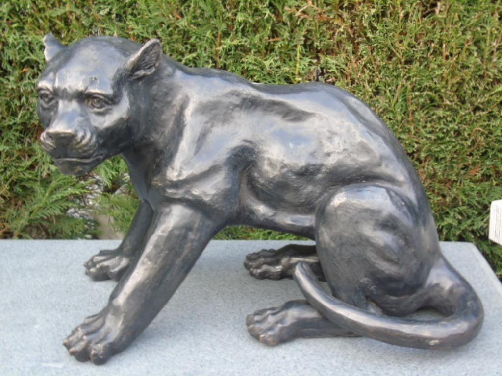 bronzen beeld van een zittende panter, gesoldeerd!, Tuin en Terras, Tuinbeelden, Nieuw, Dierenbeeld, Overige materialen, Ophalen of Verzenden