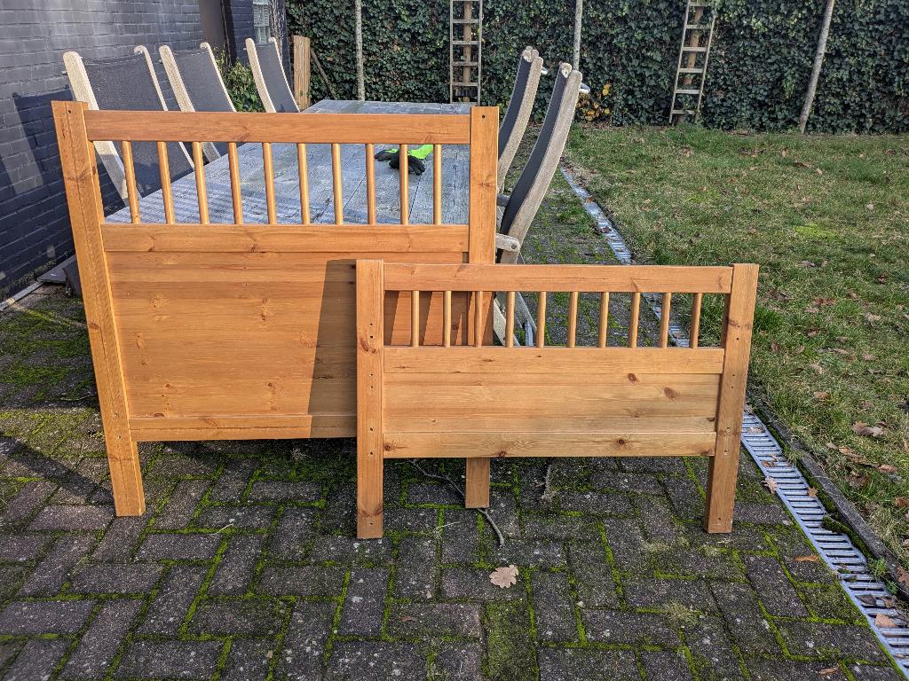 Grenen bed:  2 aparte bedden of stapelbed, Ophalen, Gebruikt, 70 tot 85 cm, Lattenbodem