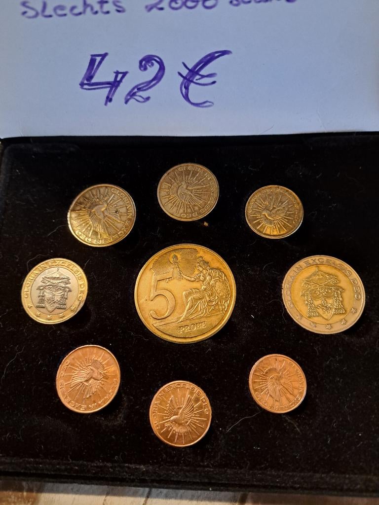 Vaticaan 2005 proof met 5 euro munt verguld oplage 2000 st., Postzegels en Munten, Munten | Europa | Euromunten, Ophalen, 5 euro