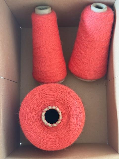 Nieuwe 70% wol (haken/breien) oranje/1200gr  (nr4869), Enlèvement ou Envoi, Neuf, Tricot ou Crochet, Laine ou Fils