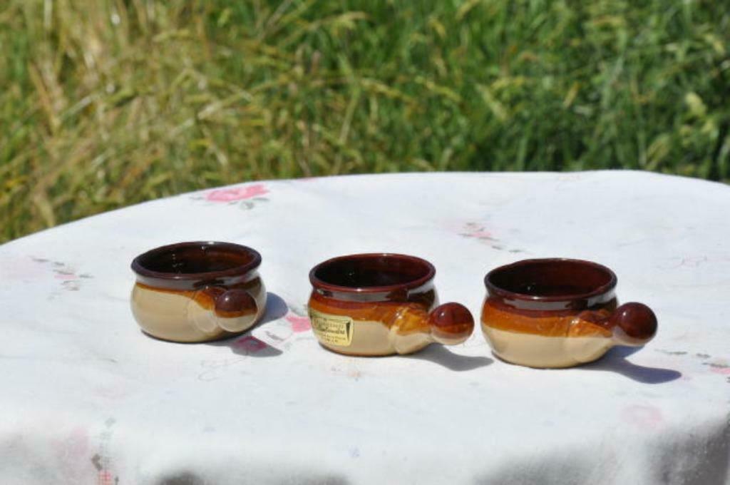 §3 raviers avec manche pour sauce en terre cuite, Enlèvement ou Envoi, Comme neuf, Poterie, Récipient(s)