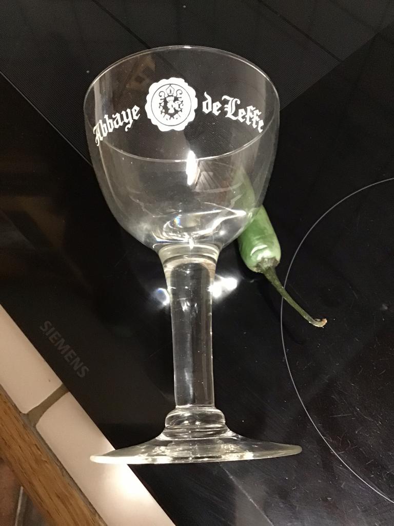Zeer oud Leffe glas glazen, Verzamelen, Glas en Drinkglazen, Ophalen of Verzenden, Zo goed als nieuw