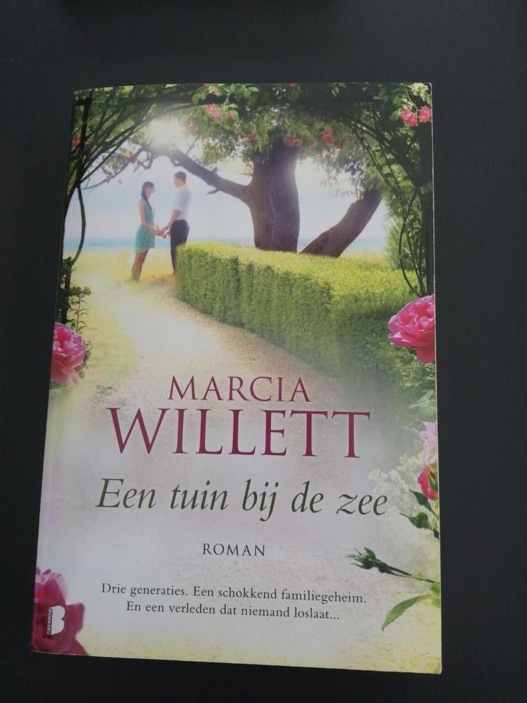 Marcia Willett - een tuin bij de zee, Boeken, Ophalen of Verzenden, Gelezen, Marcia Willett