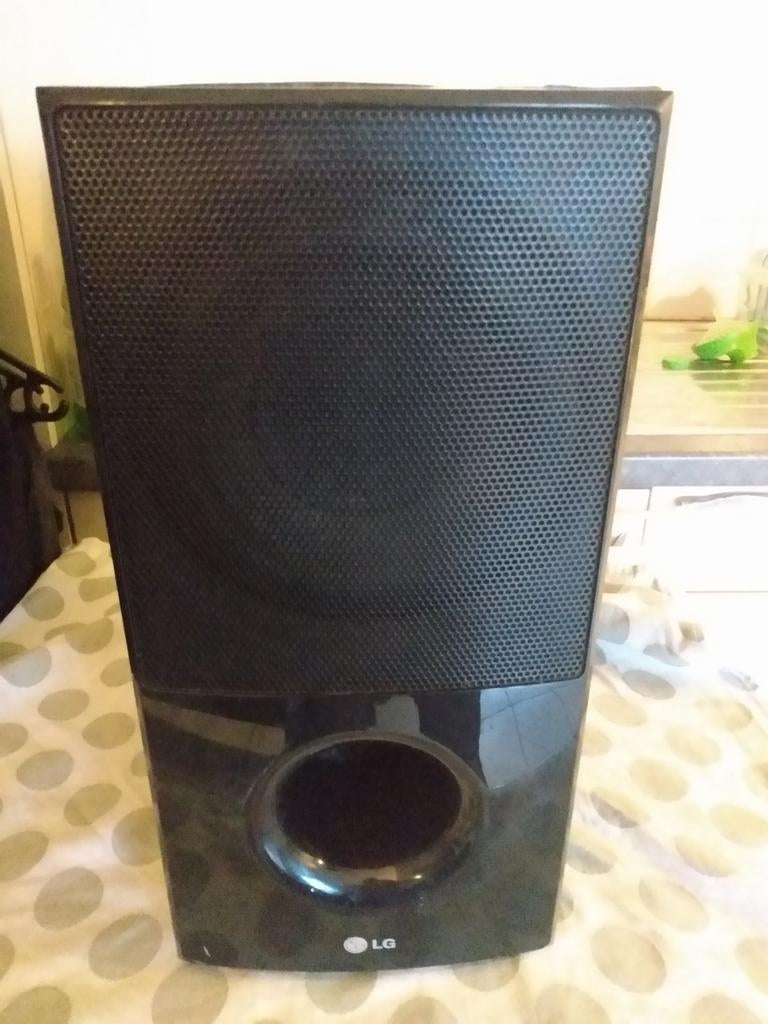 LG subwoofer model SH95TA-W, Audio, Tv en Foto, Luidsprekerboxen, Ophalen of Verzenden, Gebruikt, 120 watt of meer, Subwoofer