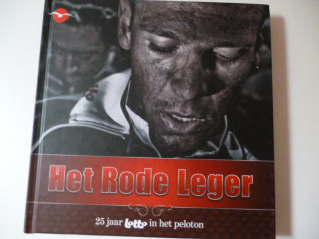 sportboek 'Het Rode Leger' 25 jaar Lotto in het peloton, Boeken, Ophalen, Nieuw