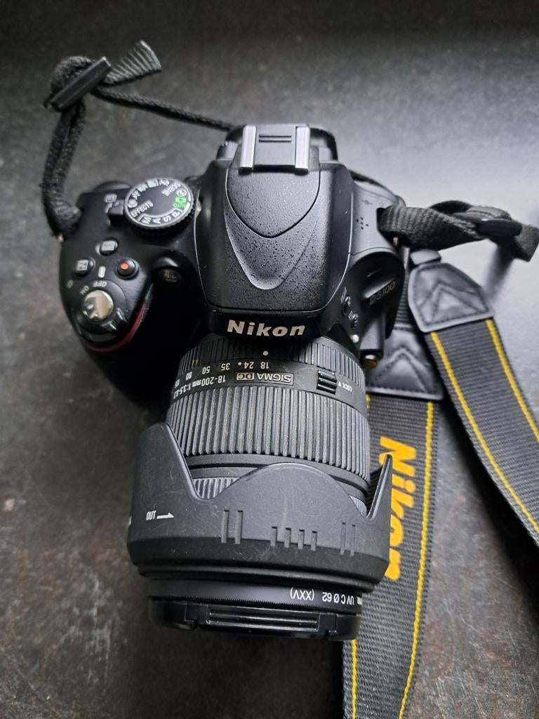 Nikon D 5100 + flitslamp nikon SB-600 + statief Hama star 05, Ophalen, Gebruikt, Spiegelreflex, Nikon