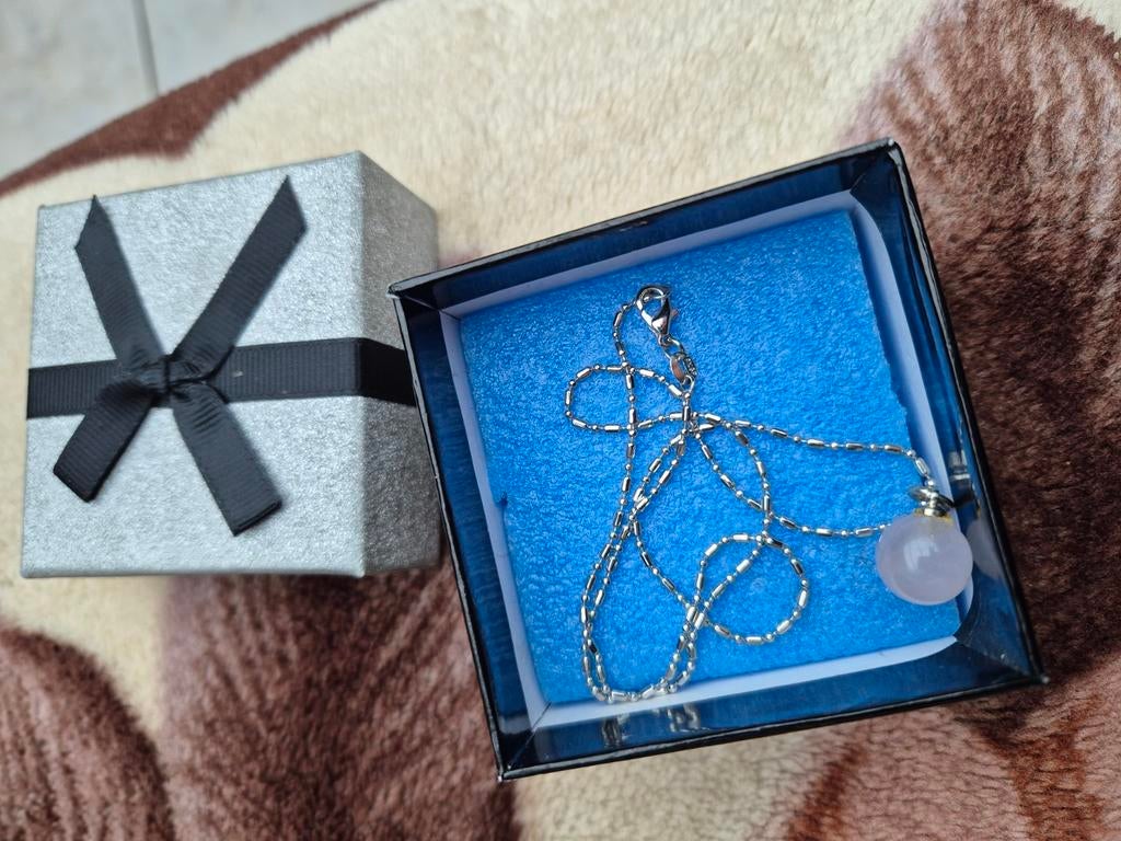 18k wit vergulde/goudplated ketting met Rozenqwartz hanger, Bijoux, Sacs & Beauté, Colliers, Enlèvement ou Envoi, Comme neuf, Blanc