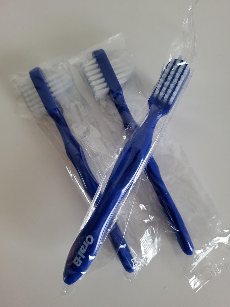 Oral-B protheseborstel dentale tandenborstel kunstgebit, Enlèvement ou Envoi, Neuf, Brosse à dents