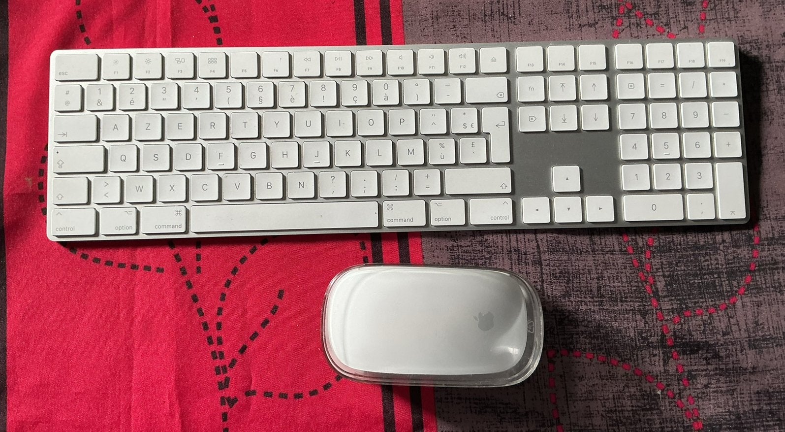 Apple toetsenbord en muis, Computers en Software, Ophalen, Zo goed als nieuw, Draadloos