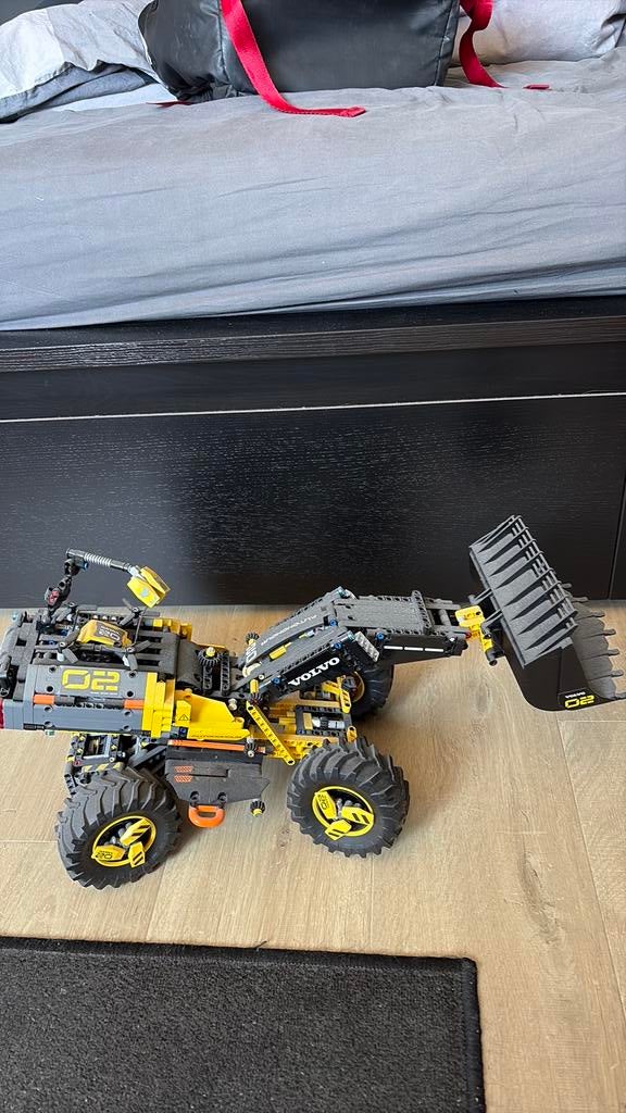 Lego technic volvo graafmachine 42081, Ophalen, Lego, Zo goed als nieuw, Compleet