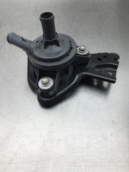 POMPE A EAU Toyota Yaris III (P13) (|G904052010|), Utilisé, Toyota