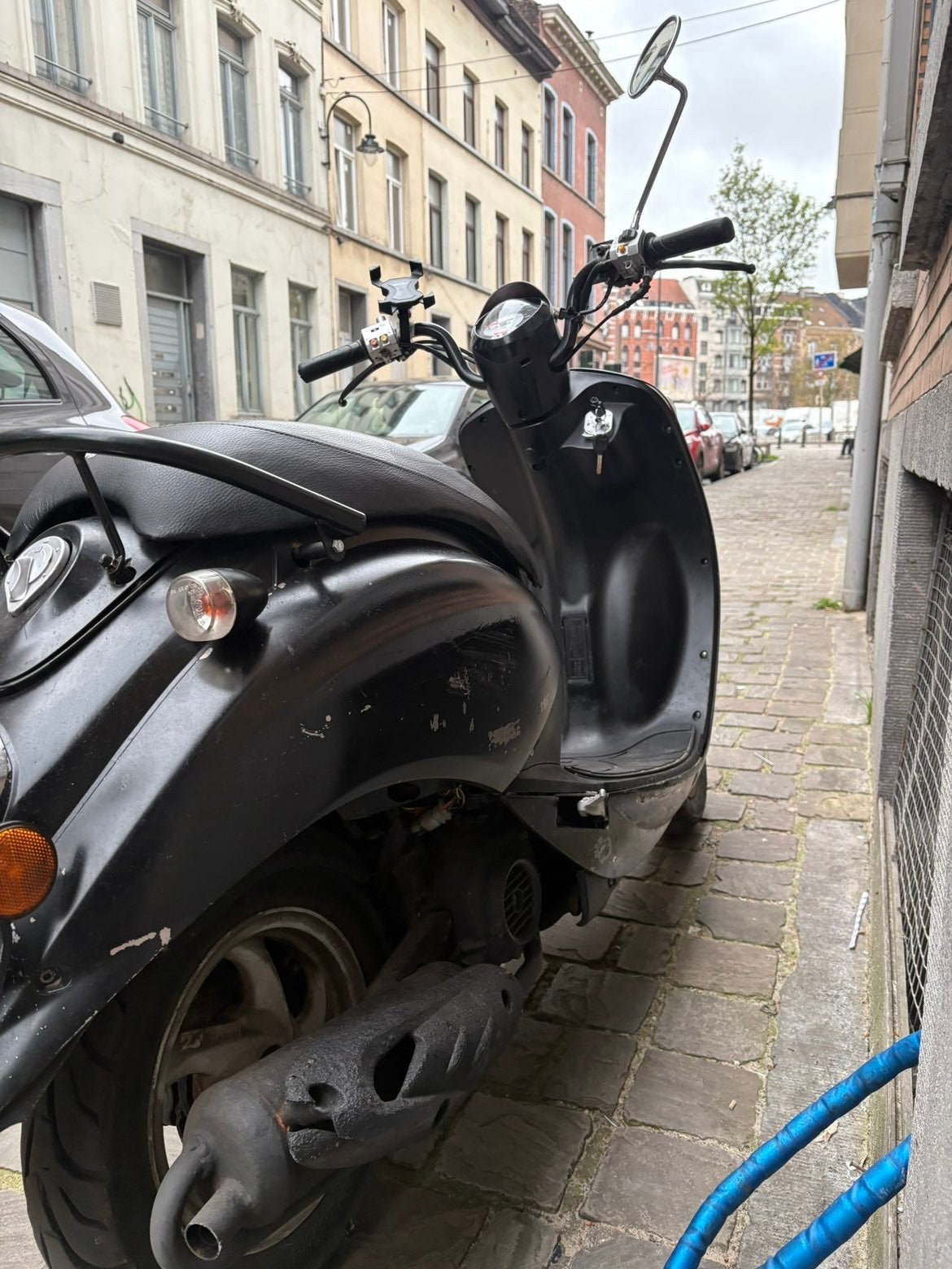 Sym mio 50 monte a 70-80 en descente classe A, Vélos & Vélomoteurs, Enlèvement ou Envoi, Comme neuf, Mio