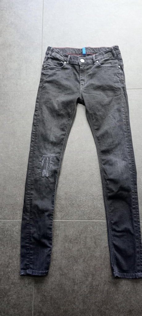 zwarte broek CKS maat 164, Kinderen en Baby's, Kinderkleding | Maat 164, Broek, Cks, Ophalen of Verzenden, Zo goed als nieuw