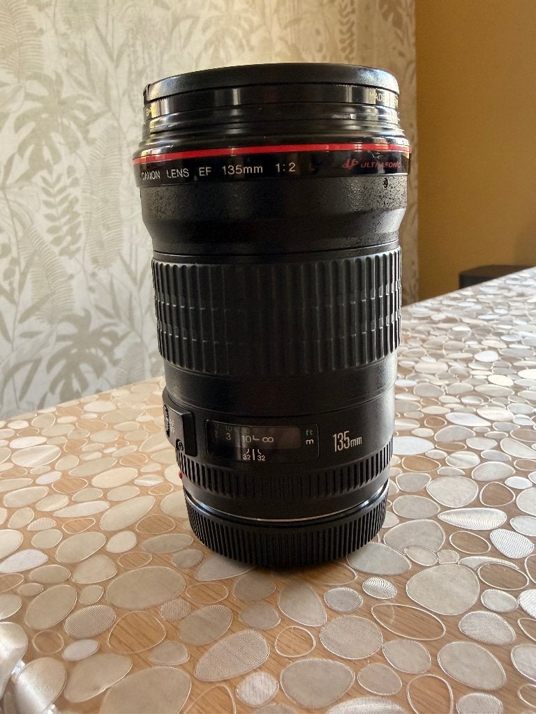 Objectif 135 mm f/2 pour Canon – Excellent état – 600 €, TV, Hi-fi & Vidéo, Téléobjectif, Comme neuf, Autofocus, Canon EF